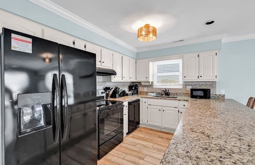 North Myrtle Beach Casa | Brand New! Private Pool, Ocean Views, Game Room, Across From Beach