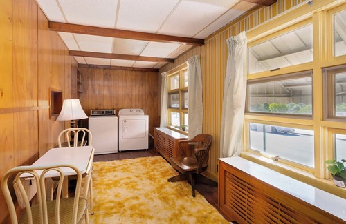 Perryopolis Casa | Retro 70s Near MM103 Gap Trail