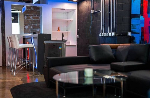 Sparta Casa | Art Inspired Micro-Hotel - 2 Studio Suites | Grill | Pool Table