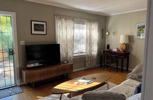 Bisbee Casa | Charming 1-bedroom house in beautiful Bisbee with AC, WiFi, parking, yard