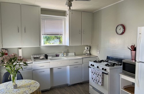 Bisbee Casa | Charming 1-bedroom house in beautiful Bisbee with AC, WiFi, parking, yard