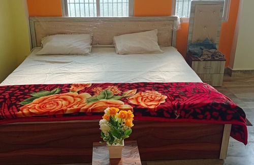 Mirzapur Hotel | Hotel Putri Palace Mirzapur