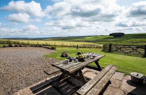 Haydon Bridge Cabaña | Near Hadrians Wall - Hexham - Large Country Cottage - Tranquil 3 Bed 3 Bathrooms
