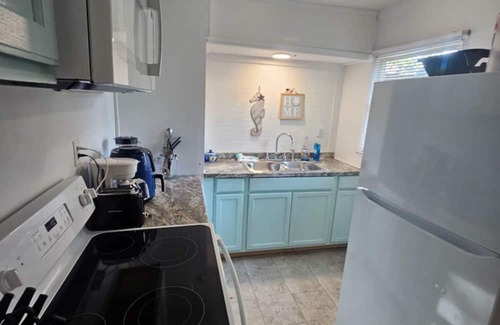 Marceline Casa | Charming 2-bedroom house with AC, WiFi in marvelous Marceline