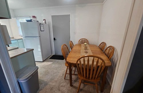 Marceline Casa | Charming 2-bedroom house with AC, WiFi in marvelous Marceline