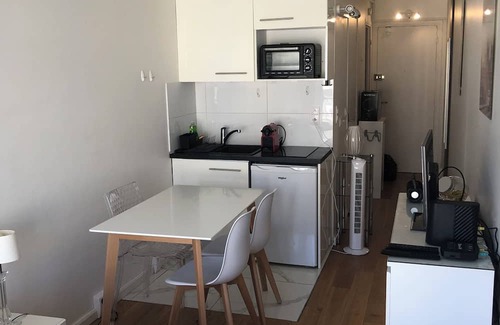 Saint-Germain-en-Laye Apartamento | Nice and quiet studio in Saint-Germain-en-Laye city centre 30 minutes to Paris.