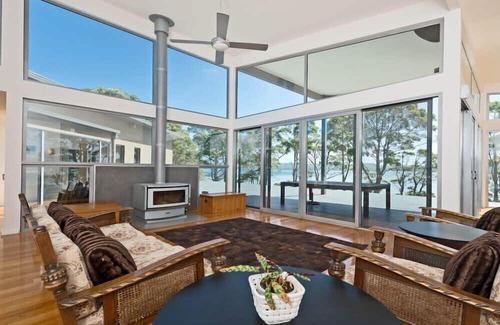 South Bruny Casa | Cloudy Bay Lagoon Estate ~ Architecturally designed home