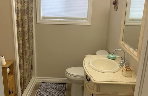 Algoma District Cabaña | Welcome to the Cozy Cottage with sand beach, WiFi and AC in delightful Thessalon