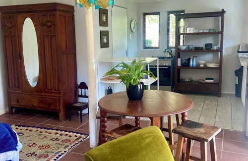 Knysna Cabina | Peaceful Nature Lover's cabin with WiFi and a retro caravan