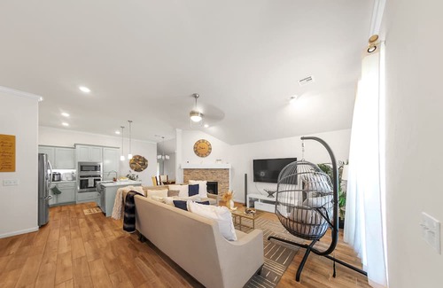 Edmond Casa | NEW LISTING! Newly Built 3BR Getaway in Edmond by RedAwning