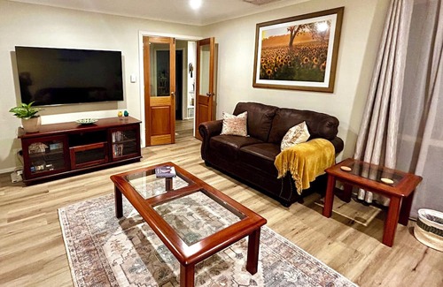 Kingsley Villa | Self contained spacious Granny Flat