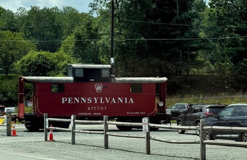 White Mills Cabina | Relax and Unwind: Your Home Away From Home in Hawley Pennsylvania !