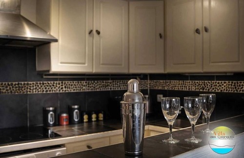 9th Arrondissement Villa | Homerez - Villa, Marseille, private pool