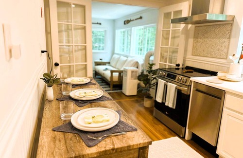 Campground Landing Casa | New! Coastal Comfort~Walk to Beach~3bd