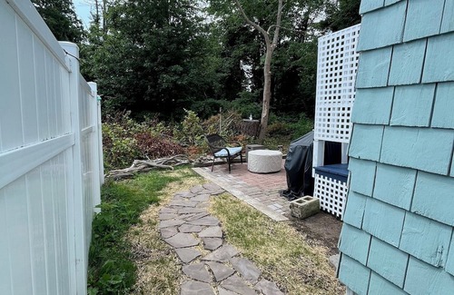 Higgins Beach Cabaña | Charming 2-bedroom cottage with WiFi- short walk to Higgins Beach, Scarborough