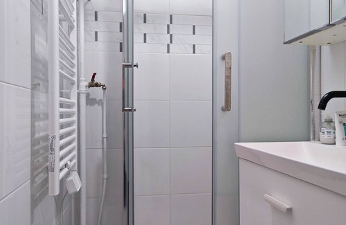 Carrieres-sous-Poissy Apartamento | T2 apartment near the Seine, train station 4 minutes, town center 8 minutes