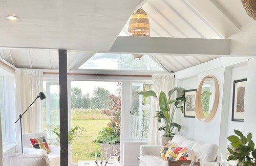 Yattendon Casa | Idyllic riverside cottage