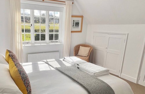 Yattendon Casa | Idyllic riverside cottage