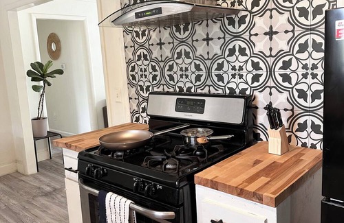 Oklahoma City Casa | Permaculture Bungalow Safe Haven - 15 min away from downtown & Tinker!