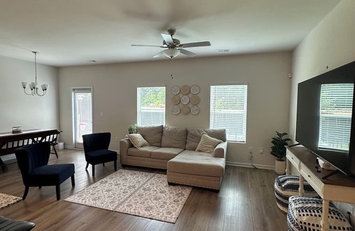 Villa Rica Casa | Beautiful home 20 minutes from amusement park, parks, shopping, and hospitals