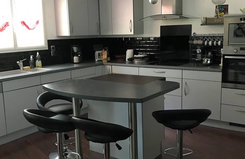 Saint-Elix-le-Chateau Casa | An eco-friendly family home with private pool