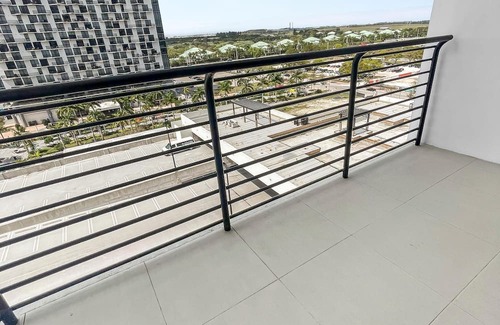 Doral Condominio | Tranquil Doral Getaway: 1BR Luxury