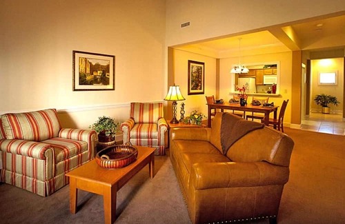 Lackey Cabaña | Charming Williamsburg resort only minutes away from all the main attractions