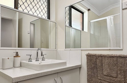 Hamilton Hill Casa | Family home close to all Perth/Fremantle adventures