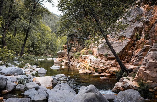 Sedona Cabina | Charming Sedona Cabin: Hike, Fish & Swim On-Site!