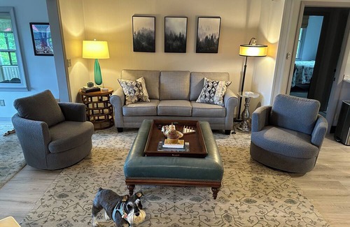 Sylva Casa | It’s all in the altitude…Mountain top get away... Fully renovated in April 24