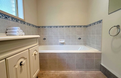 Kingston Casa | Hobart Harmony Home - 10 minutes to CBD