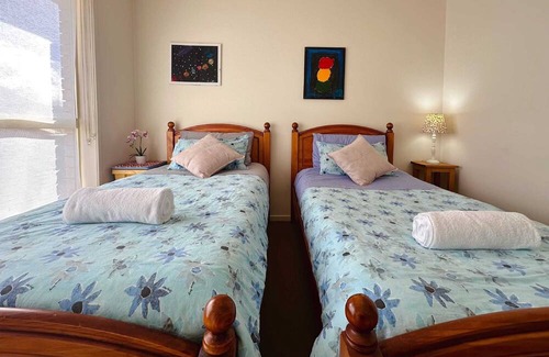 Kingston Casa | Hobart Harmony Home - 10 minutes to CBD