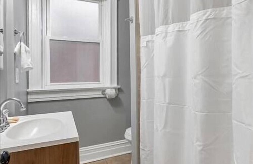 Shaw Casa | Historic, Second Floor Unit in Shaw Community STL 2E