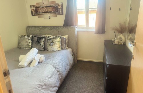 Broxbourne Casa | Lux 1 bedroom and 1 private bathroom in a shared flat cheshunt Broxbourne