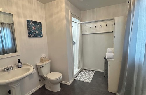 Vittoria Casa | Brand New Listing! Perfect for groups - close to beaches, wineries, restaurants