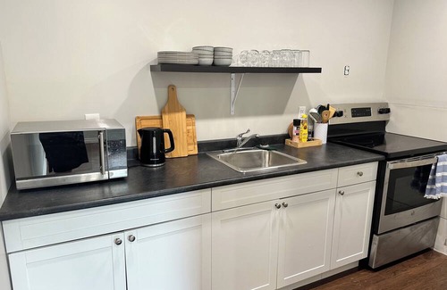 Vittoria Casa | Brand New Listing! Perfect for groups - close to beaches, wineries, restaurants