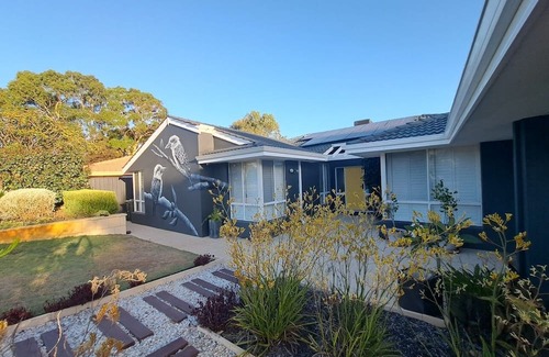 Ballajura Casa | Paradise on the Lake - King Room