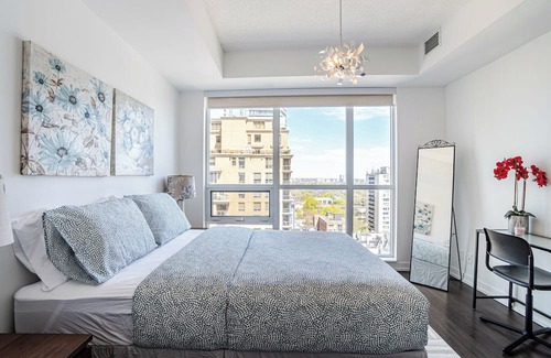 Yonge-Eglinton Apartamento | Spacious 2+1 Bedroom in Luxury Building with Access to LCBO, Loblaws, Starbucks