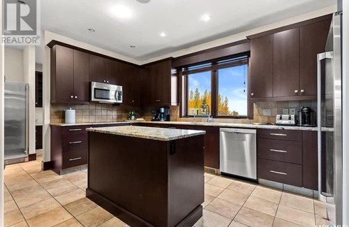 Emerald Park Casa | Luxury Gated Estate Home