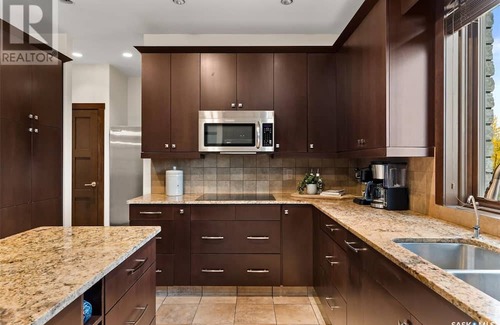 Emerald Park Casa | Luxury Gated Estate Home