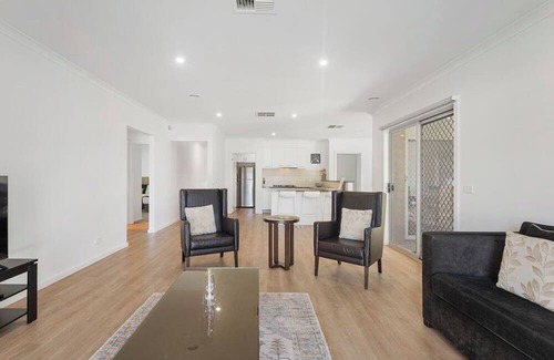 Alfredton Casa | Goldwood Gem Relaxed Country Escape for Families