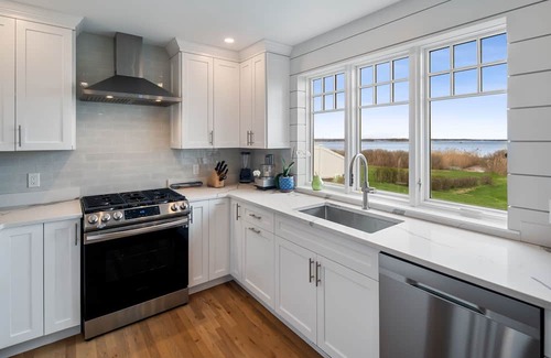 Lordship Casa | ESCAPE TO YOUR OWN PRIVATE COASTAL PARADISE THIS SUMMER! 1.5 HR FROM MANHATTAN