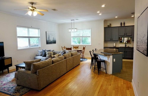 Freeport Casa | Bay Breeze House-Close to the Bay and a short drive to Beautiful 30A Beaches