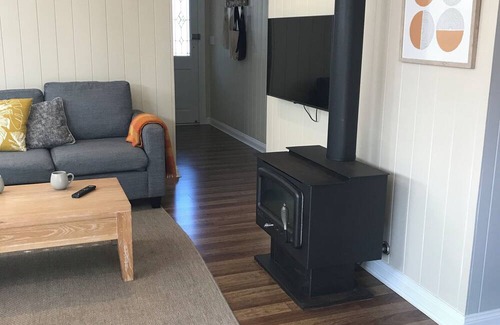 Milton Cabaña | Short Walk to Milton Village | Cosy and Quiet | Dogs Welcome