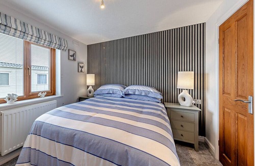 Morfa Bychan Casa | Mussel Shells Lodge - Three Bedroom House, Sleeps 6