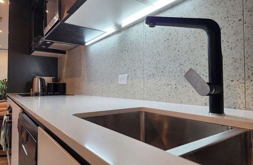 Duffy Apartamento | Connected Elegance - A two bedroom double bathroom gem!