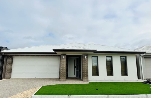 Werribee Casa | Stylish home in Werribee