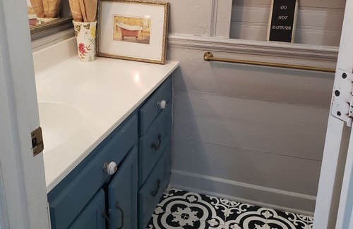 McCain Cabaña | 1840's remodeled cottage with private pool!