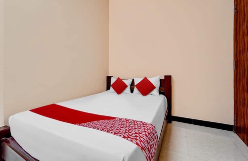 Karunya Nagar Hotel | OYO Dhanam Lodge