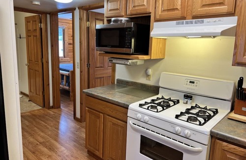 Warrens Cabina | Cozy Cabin. Great yard for fires or grilling! Bring the whole family!